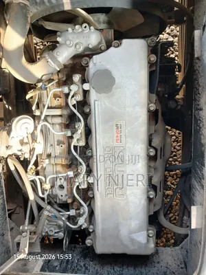 Isuzu NQR 2014 Yellow