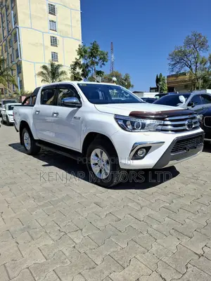 Toyota Hilux 2019 White