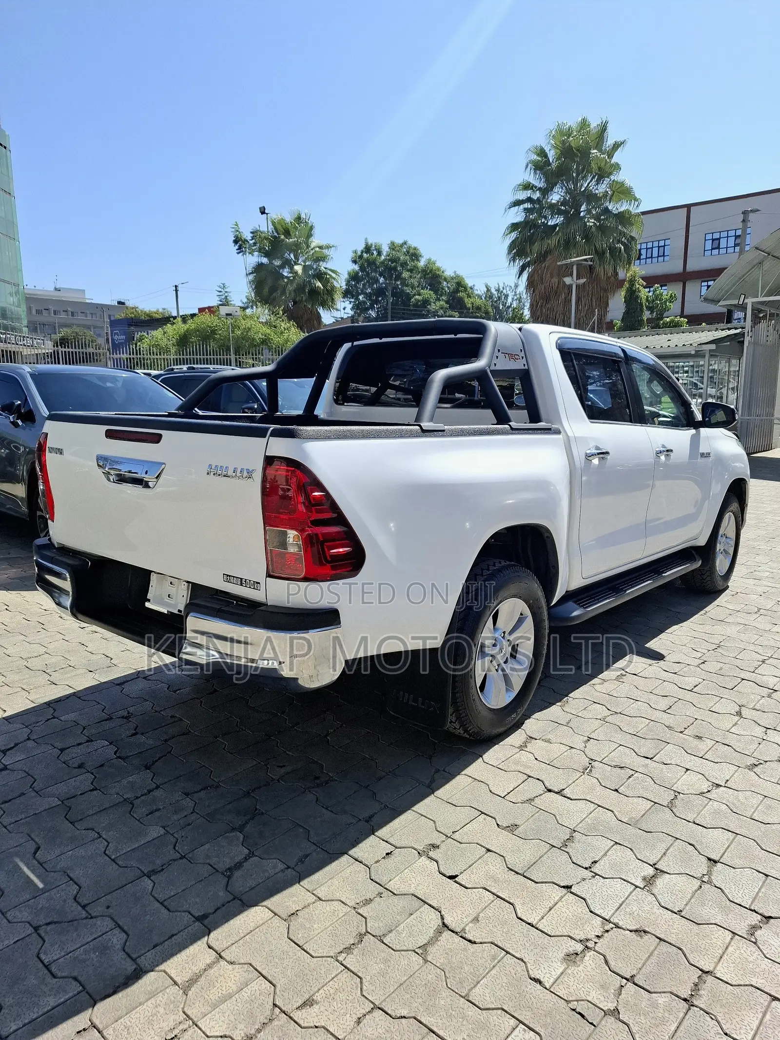 Toyota Hilux 2019 White