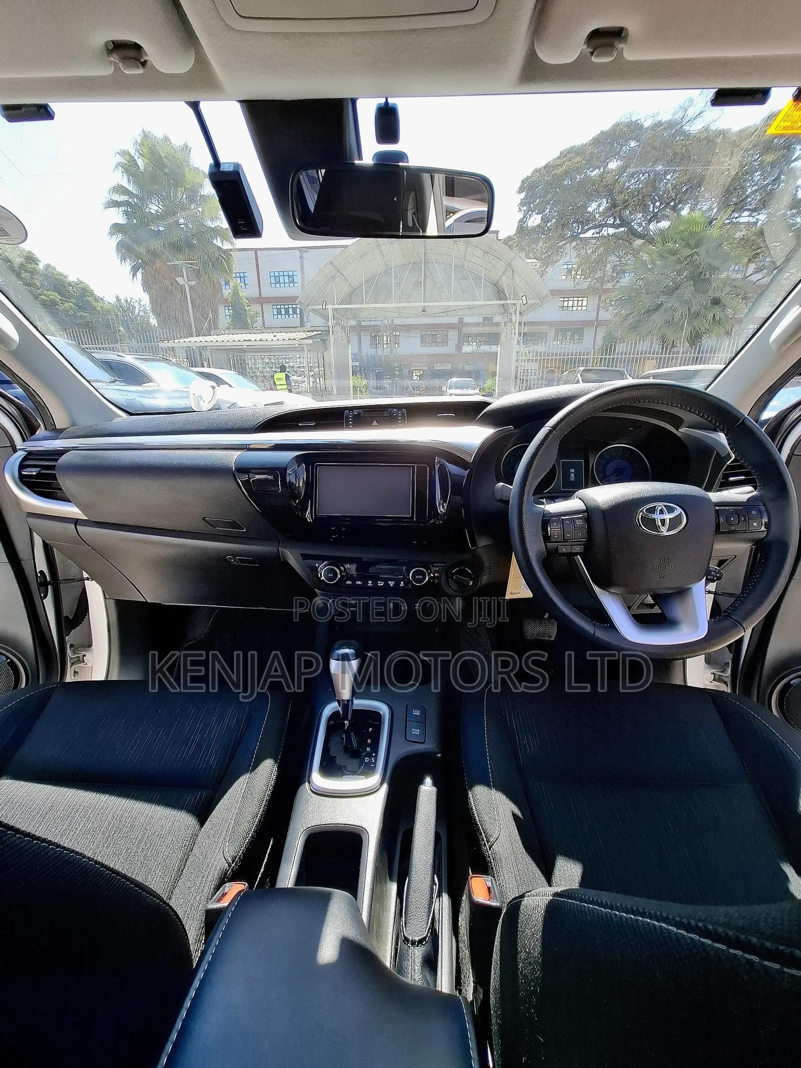 Toyota Hilux 2019 White
