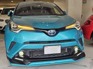 Toyota C-HR XLE Prermium FWD (2.0L 4cyl 2AM) 2018 Green
