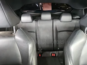 Toyota C-HR XLE Prermium FWD (2.0L 4cyl 2AM) 2018 Green