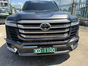 Toyota IST 2023 Gray