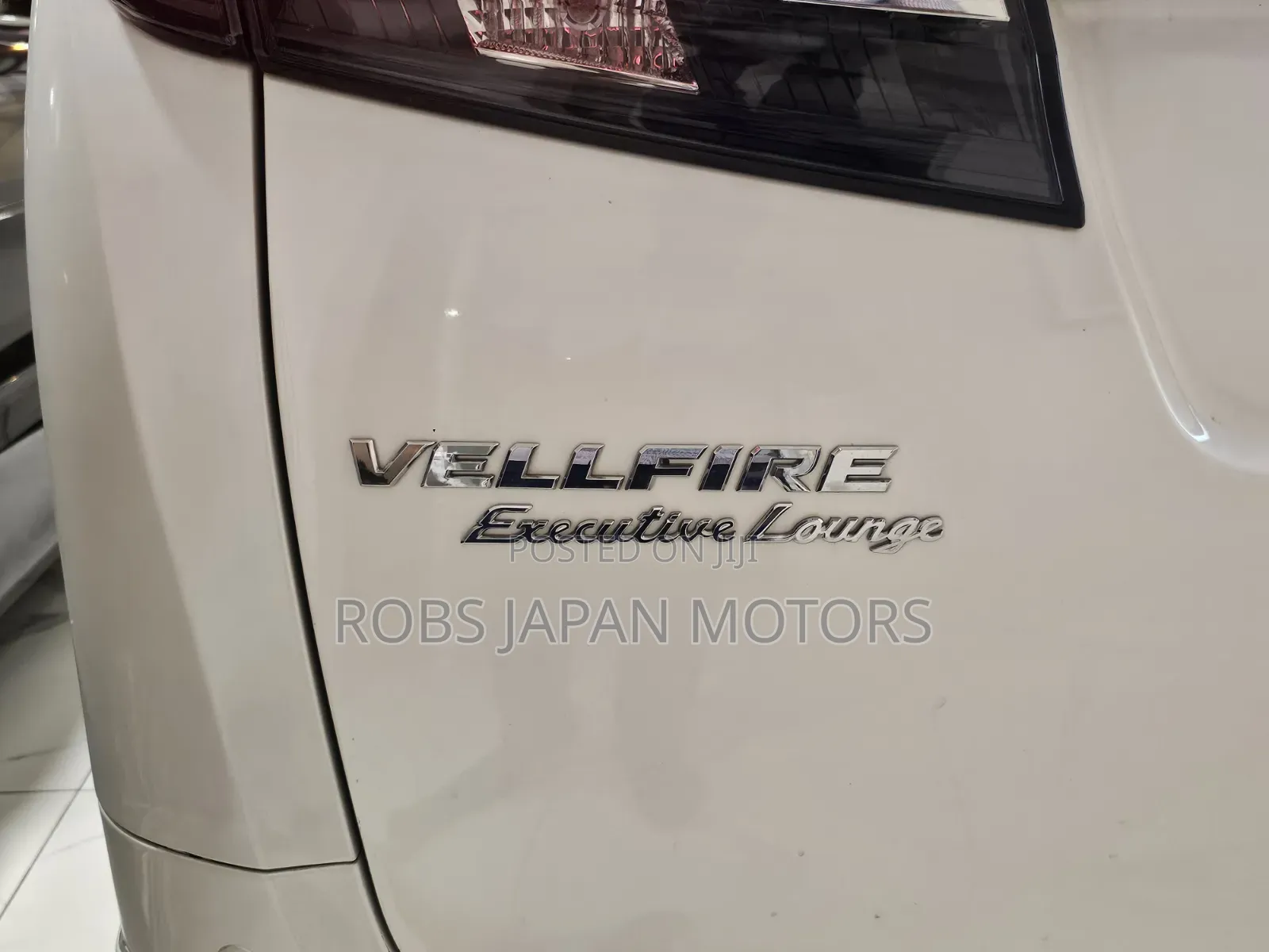 Toyota Vellfire Executive Lounge 3.5 V6 FWD 7-Seater 2018 Pearl