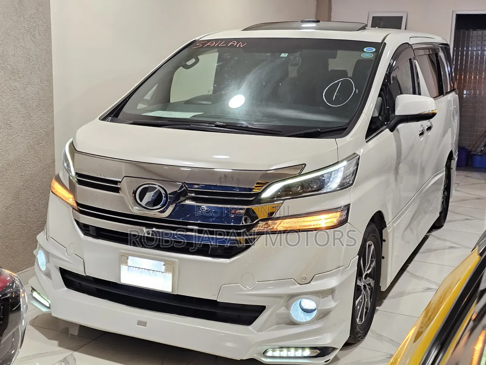 Toyota Vellfire Executive Lounge 3.5 V6 FWD 7-Seater 2018 Pearl