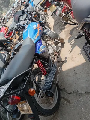 TVS HLX Plus ES 2021 Red