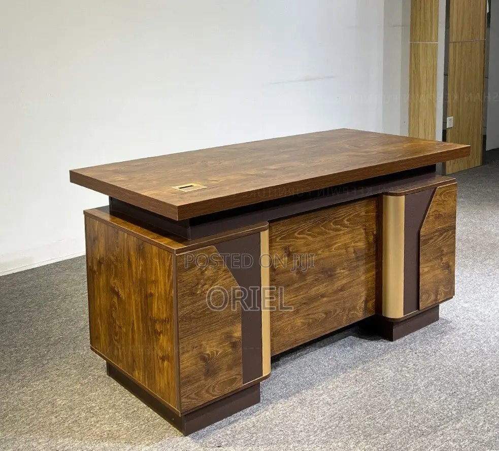 Modern Executive Office Desk : 1.4M Advanced Desk in Kenya