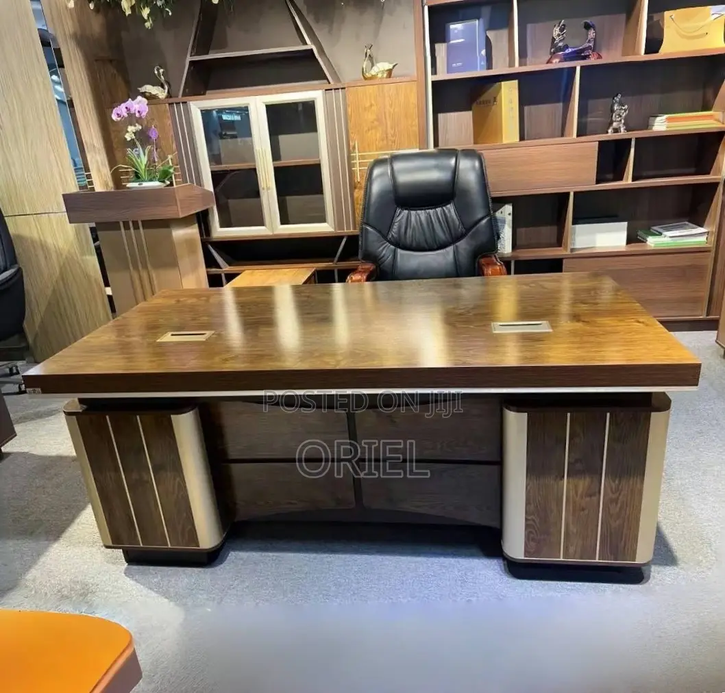 Modern Executive Office Desk : 1.4M Advanced Desk in Kenya