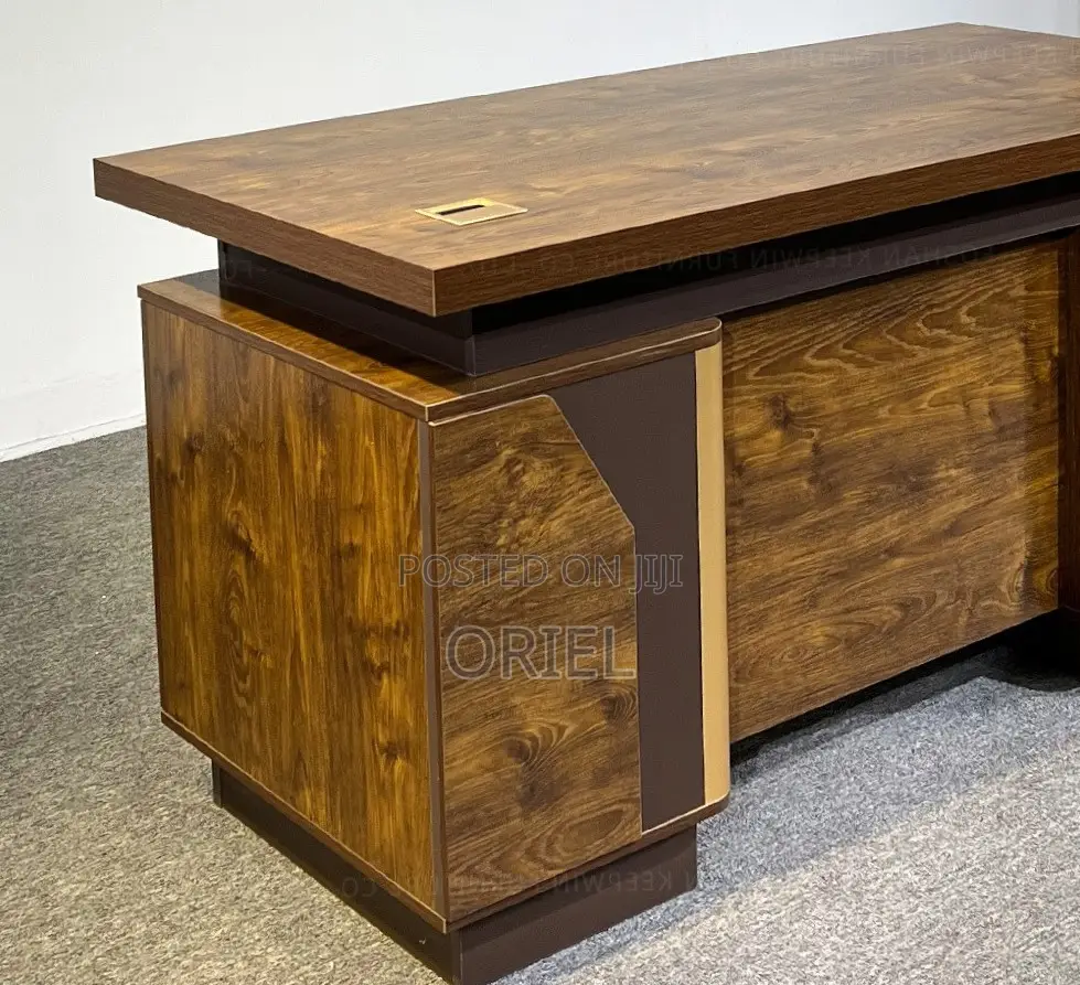 Modern Executive Office Desk : 1.4M Advanced Desk in Kenya