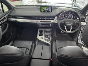 Audi Q7 3.0T Premium AWD quattro 2018 Off white
