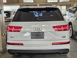 Audi Q7 3.0T Premium AWD quattro 2018 Off white