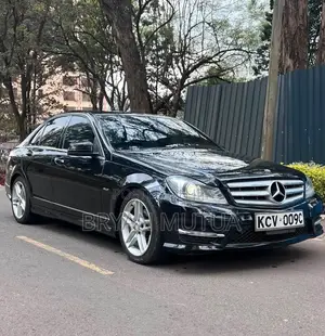 Mercedes-Benz C200 2013 Black