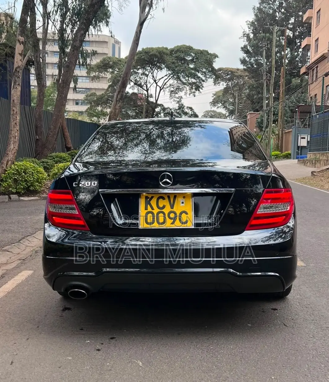 Mercedes-Benz C200 2013 Black