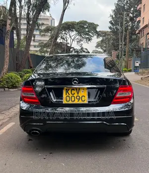 Mercedes-Benz C200 2013 Black