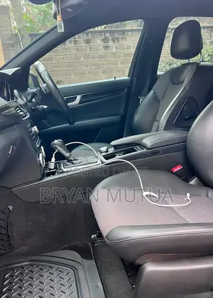 Mercedes-Benz C200 2013 Black