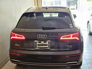 Audi Q5 2.0T Tech Premium AWD quattro 2018 Gray