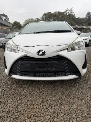 Toyota Vitz 1.0 FWD 5dr 2019 White