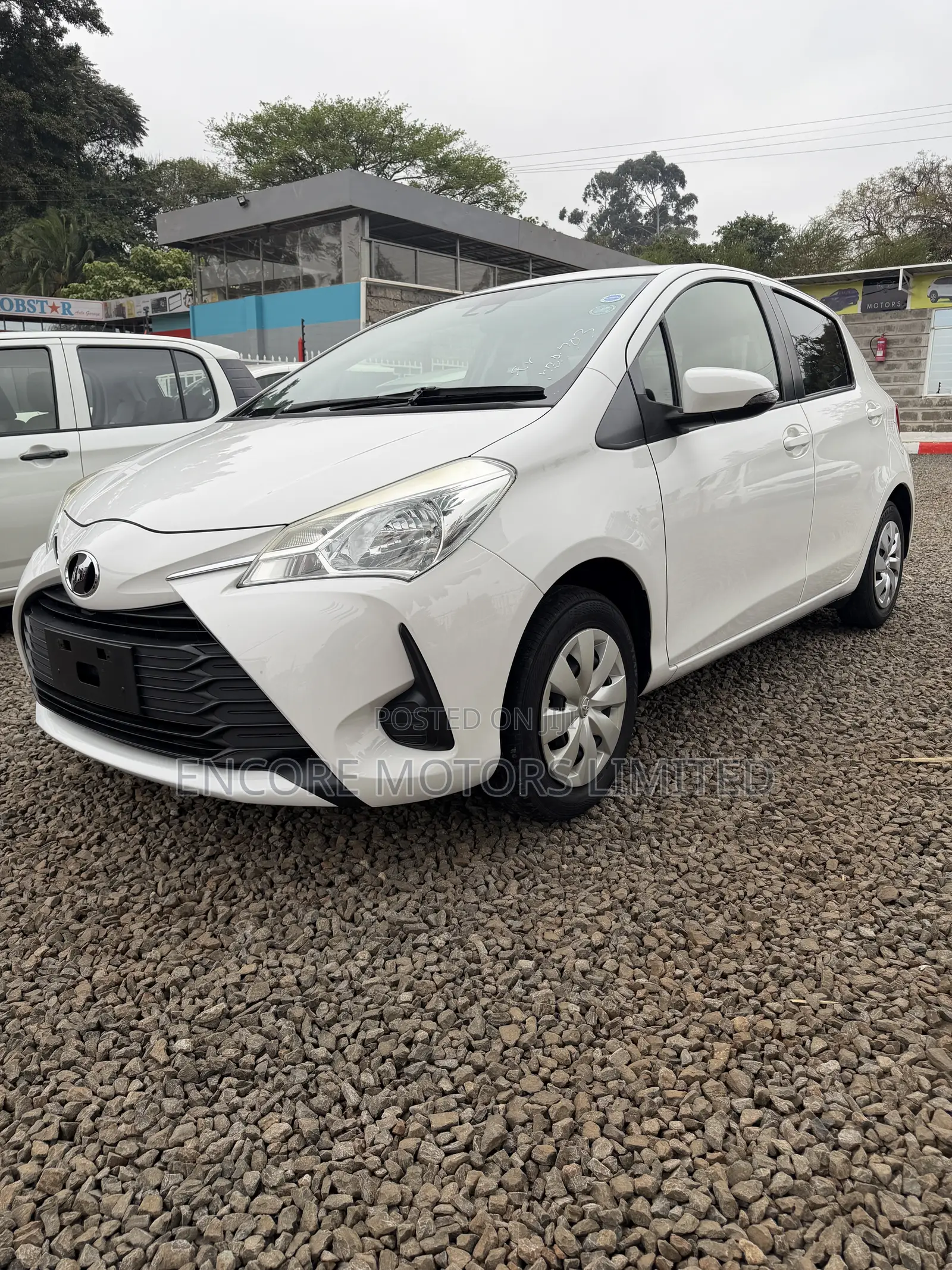 Toyota Vitz 1.0 FWD 5dr 2019 White