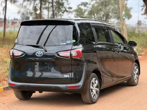 Toyota Sienta 2021 Black