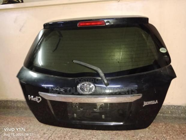 Toyota Vitz Jewella Boot / Tailgate