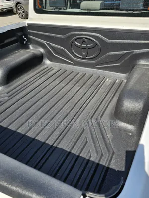 Toyota Hilux 2019 Off white