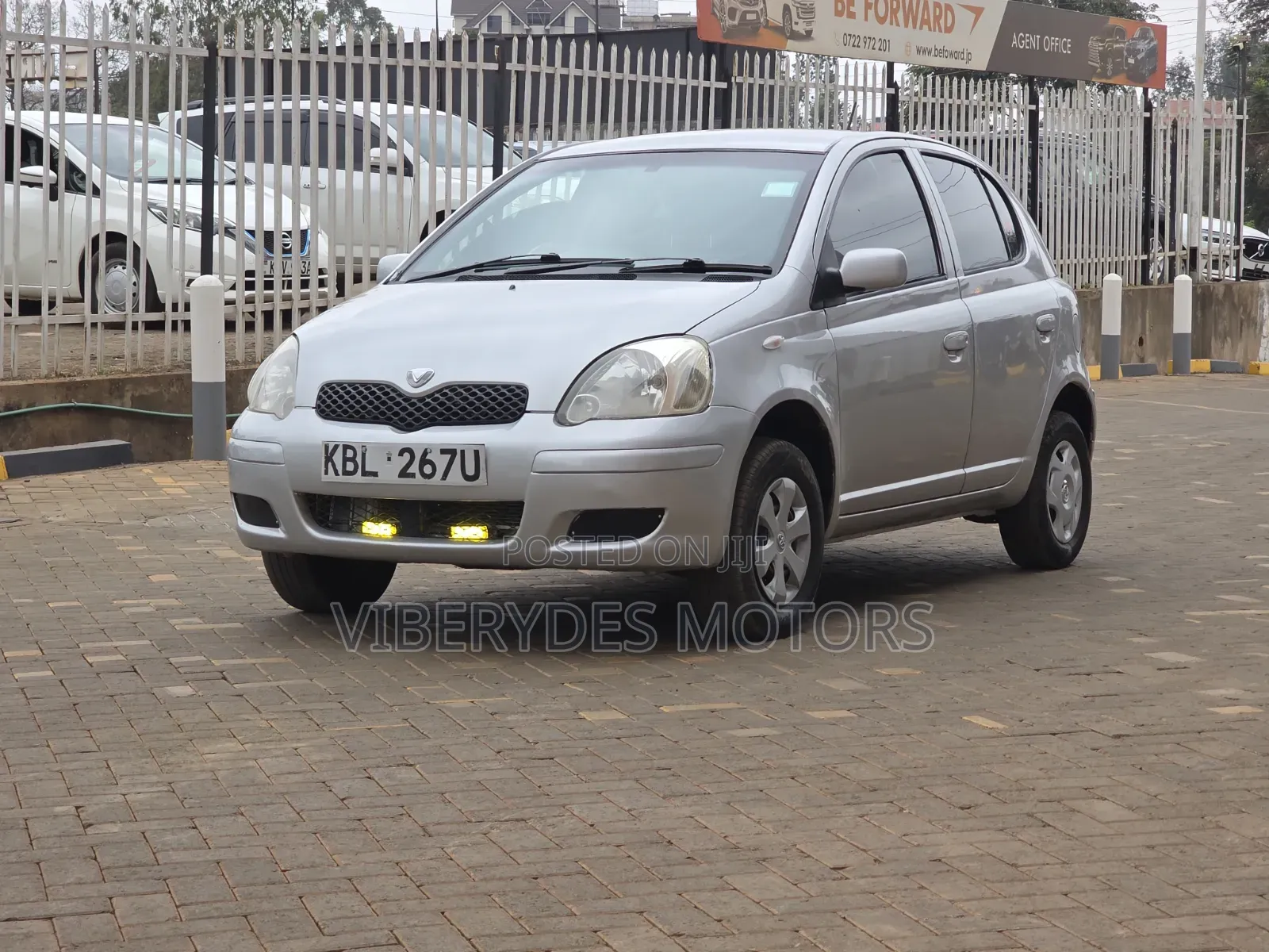 Toyota Vitz 2003 Silver