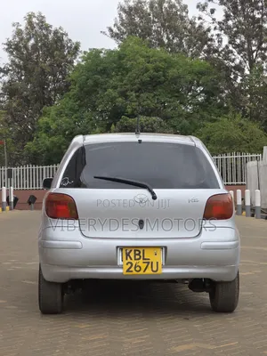 Toyota Vitz 2003 Silver