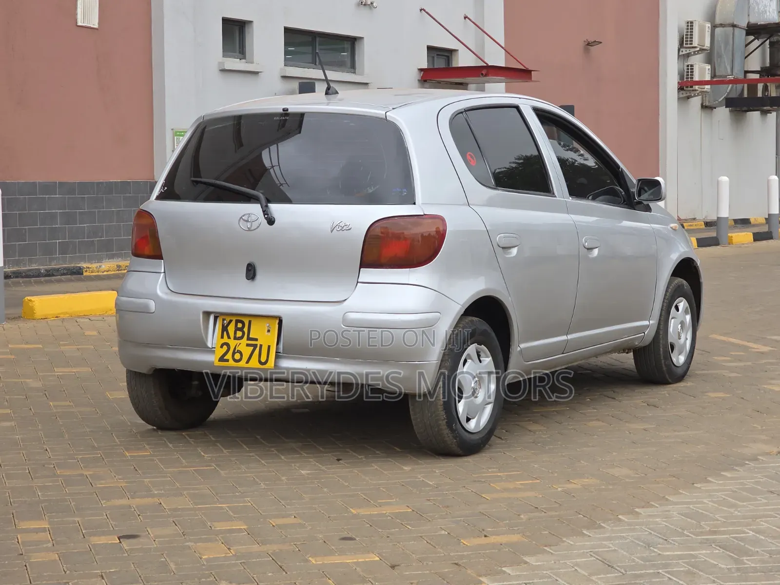 Toyota Vitz 2003 Silver