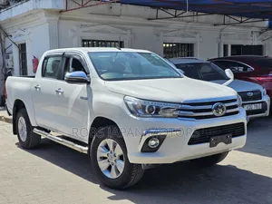 Toyota Hilux 2019 Off white