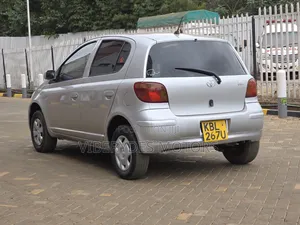 Toyota Vitz 2003 Silver