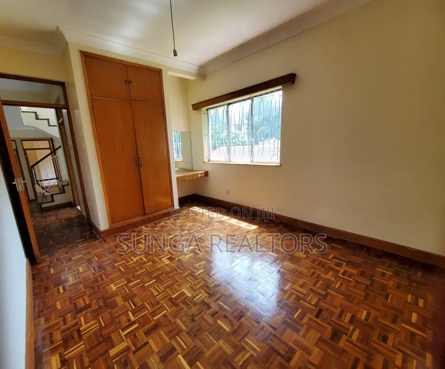 5bdrm House in Riverside Drive for rent