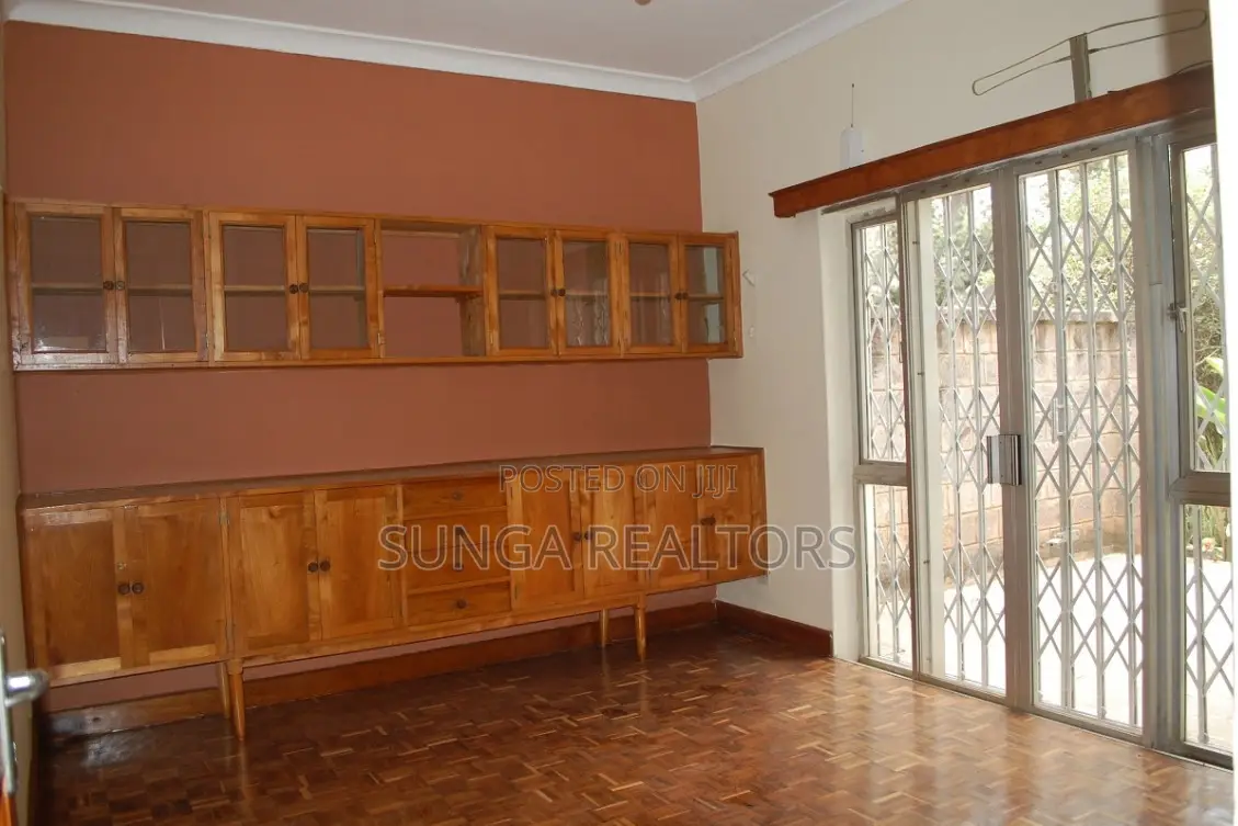 5bdrm House in Riverside Drive for rent