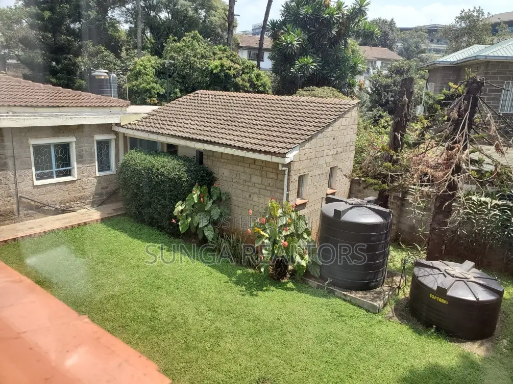 5bdrm House in Riverside Drive for rent