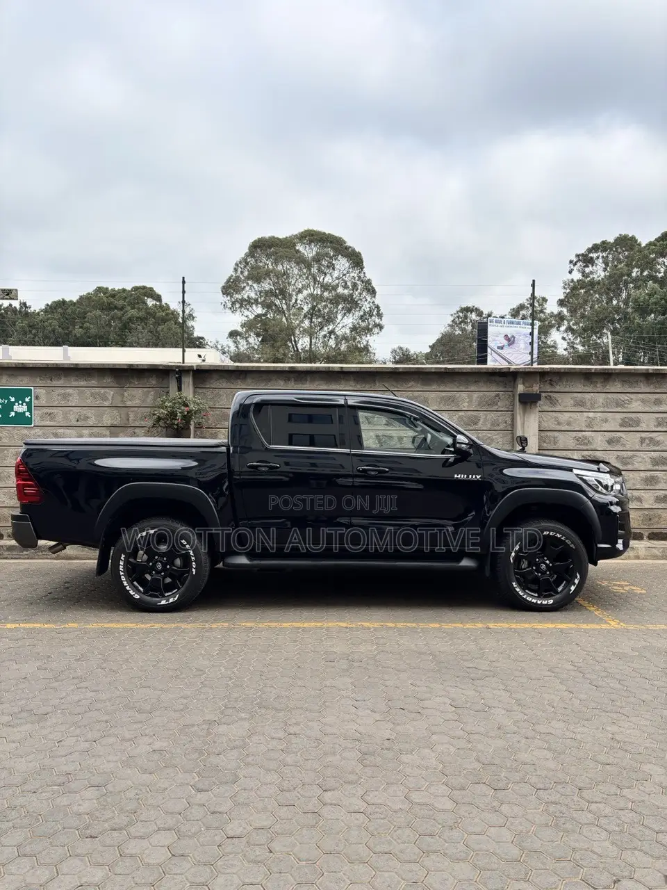 Toyota Hilux 2019 Black