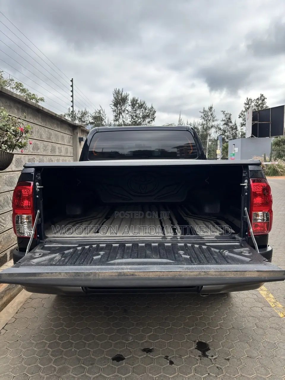 Toyota Hilux 2019 Black
