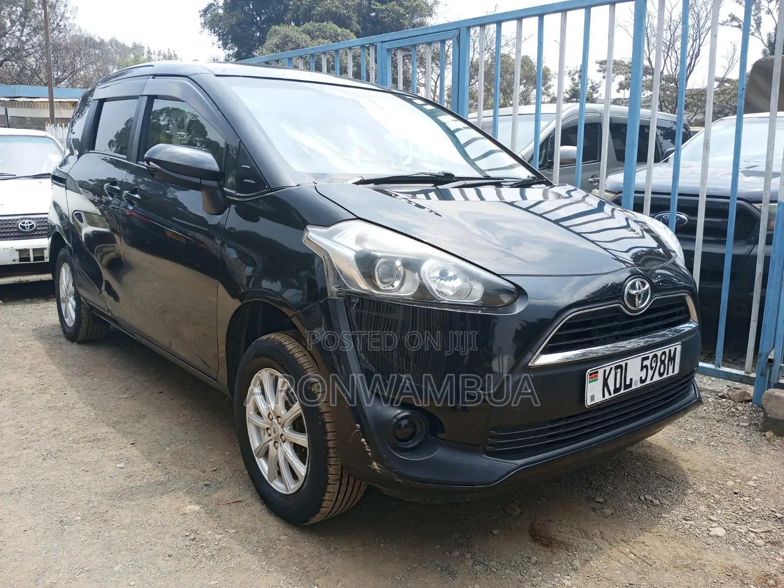 Toyota Sienta 2016 Black