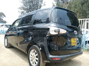 Toyota Sienta 2016 Black