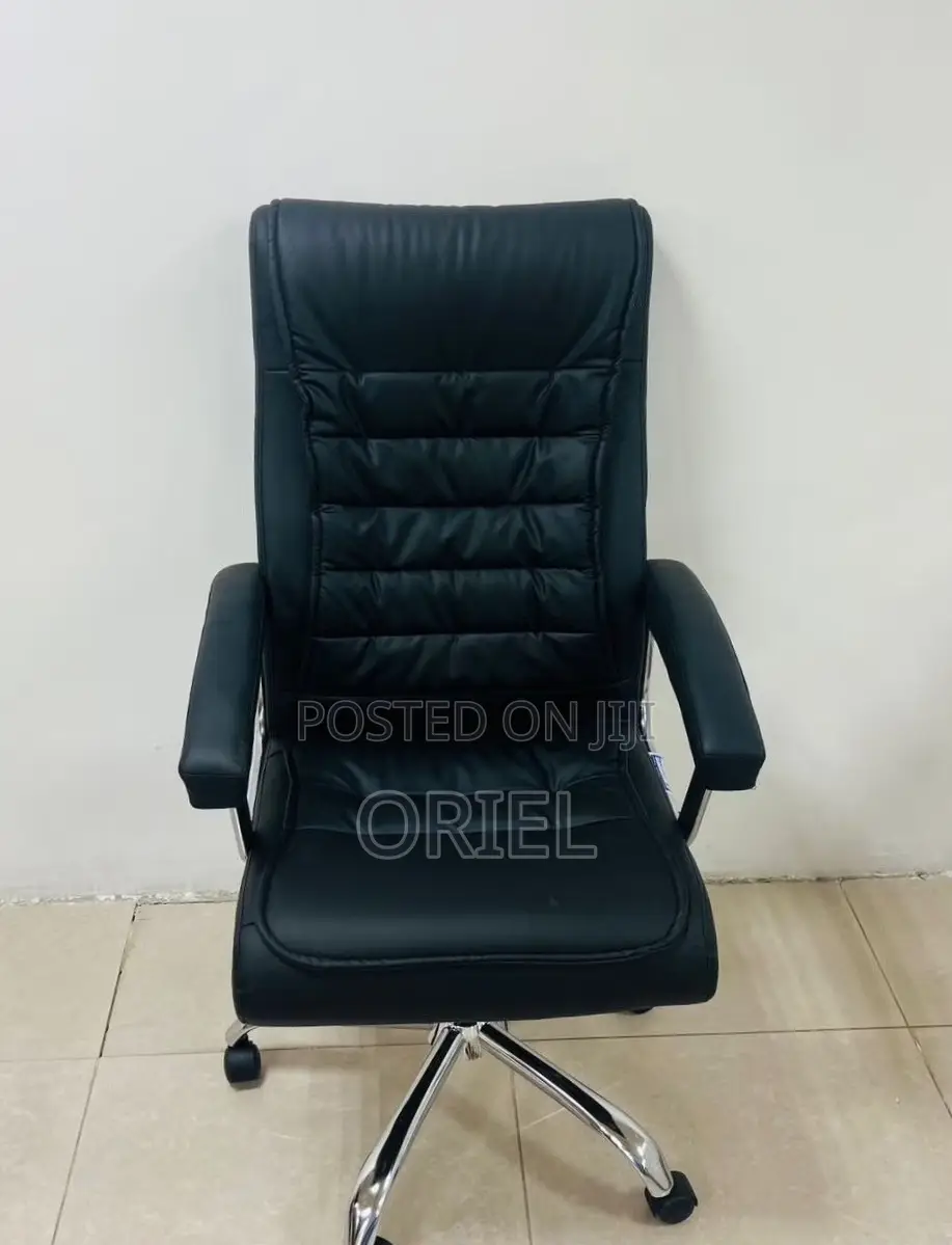 Executive Office Chair : Swivel Leather Padded Chair