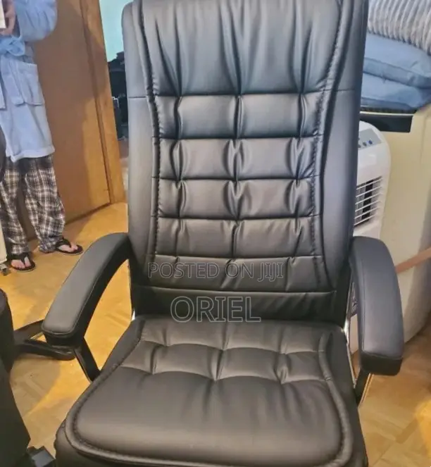 Executive Office Chair : Swivel Leather Padded Chair
