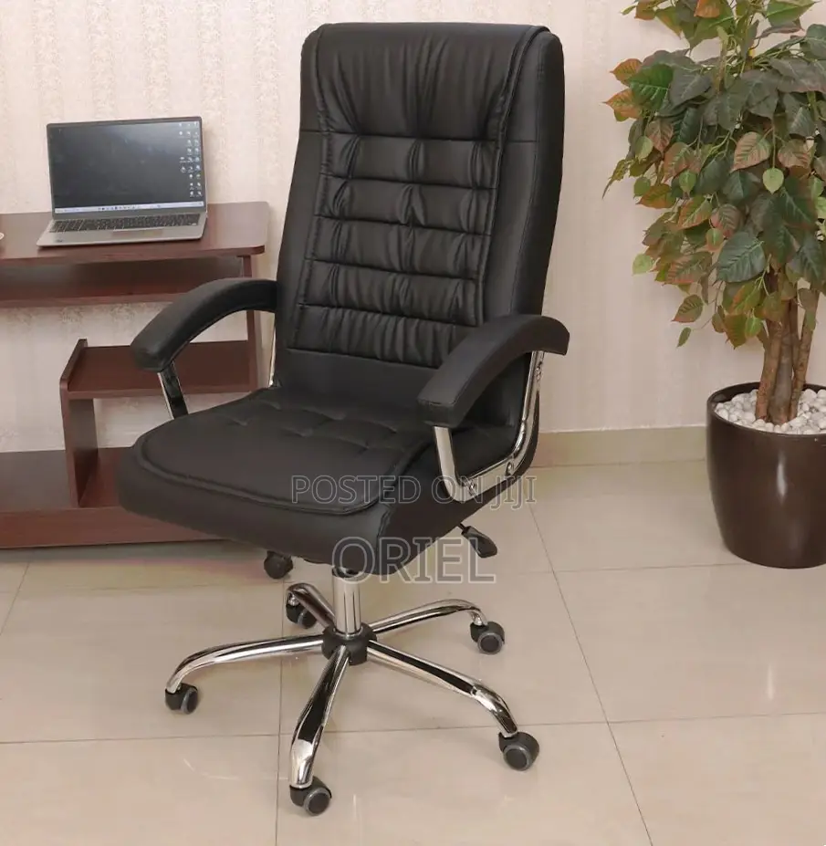 Executive Office Chair : Swivel Leather Padded Chair