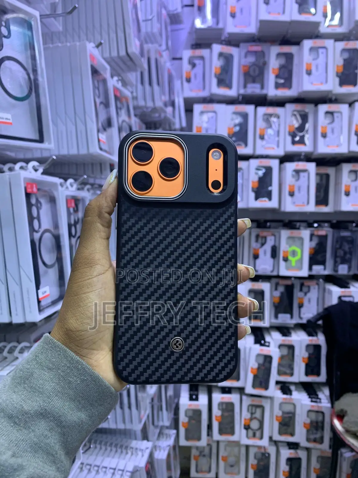 Carbon Fiber Fiber Phone Case Designed for the iPhone 17 Pro Max