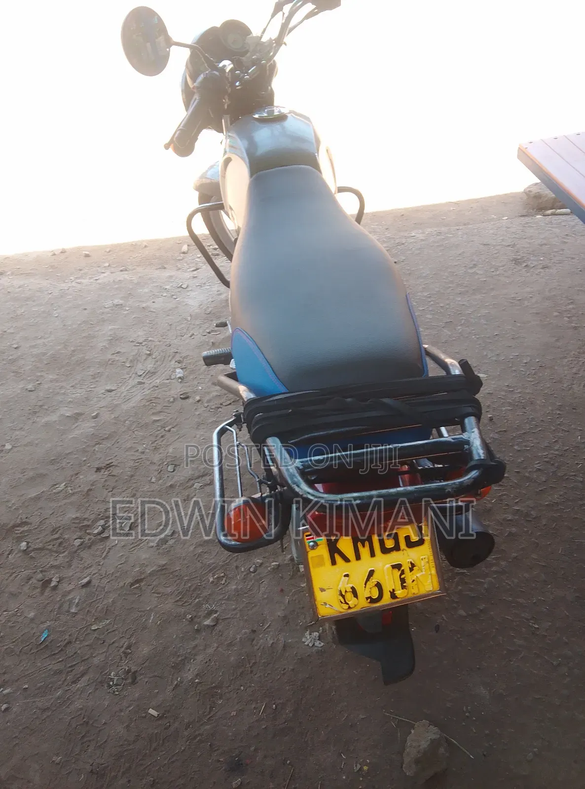 TVS HLX 125 2025 Gold