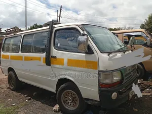 Toyota HiAce 2000 White