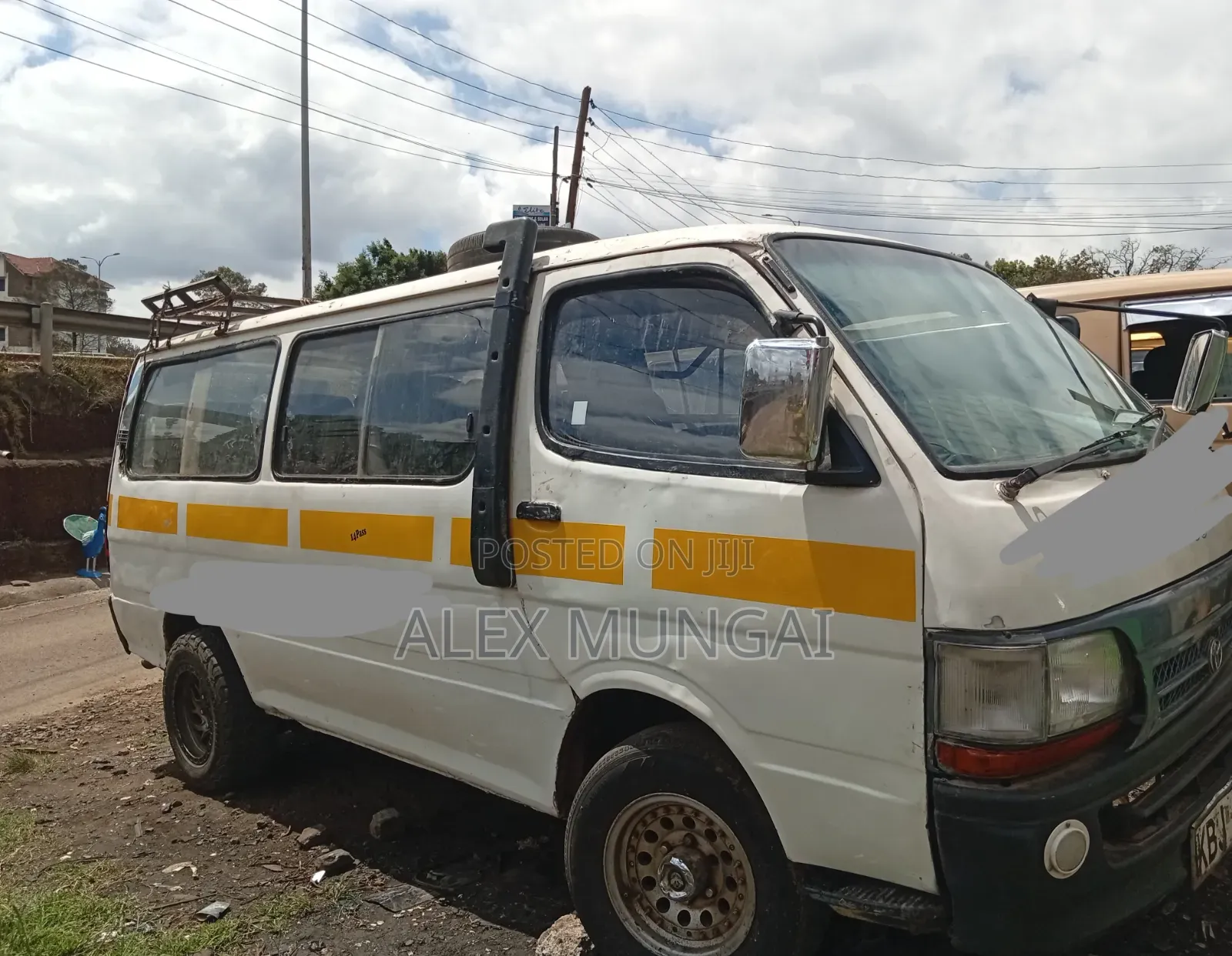 Toyota HiAce 2000 White