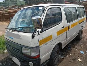 Toyota HiAce 2000 White