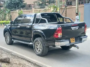 Toyota Hilux 2018 Black