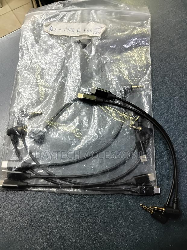 USB-C to 3.5mm (TRRS) Audio/Coaxial Cables With Right-Angle Connectors - thumbnail 2