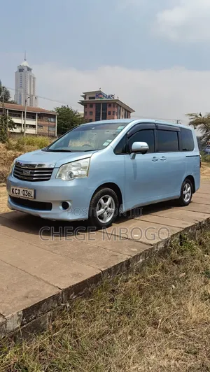 Toyota Noah 2012 Blue