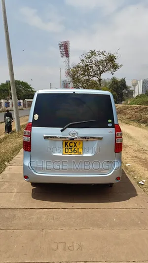 Toyota Noah 2012 Blue