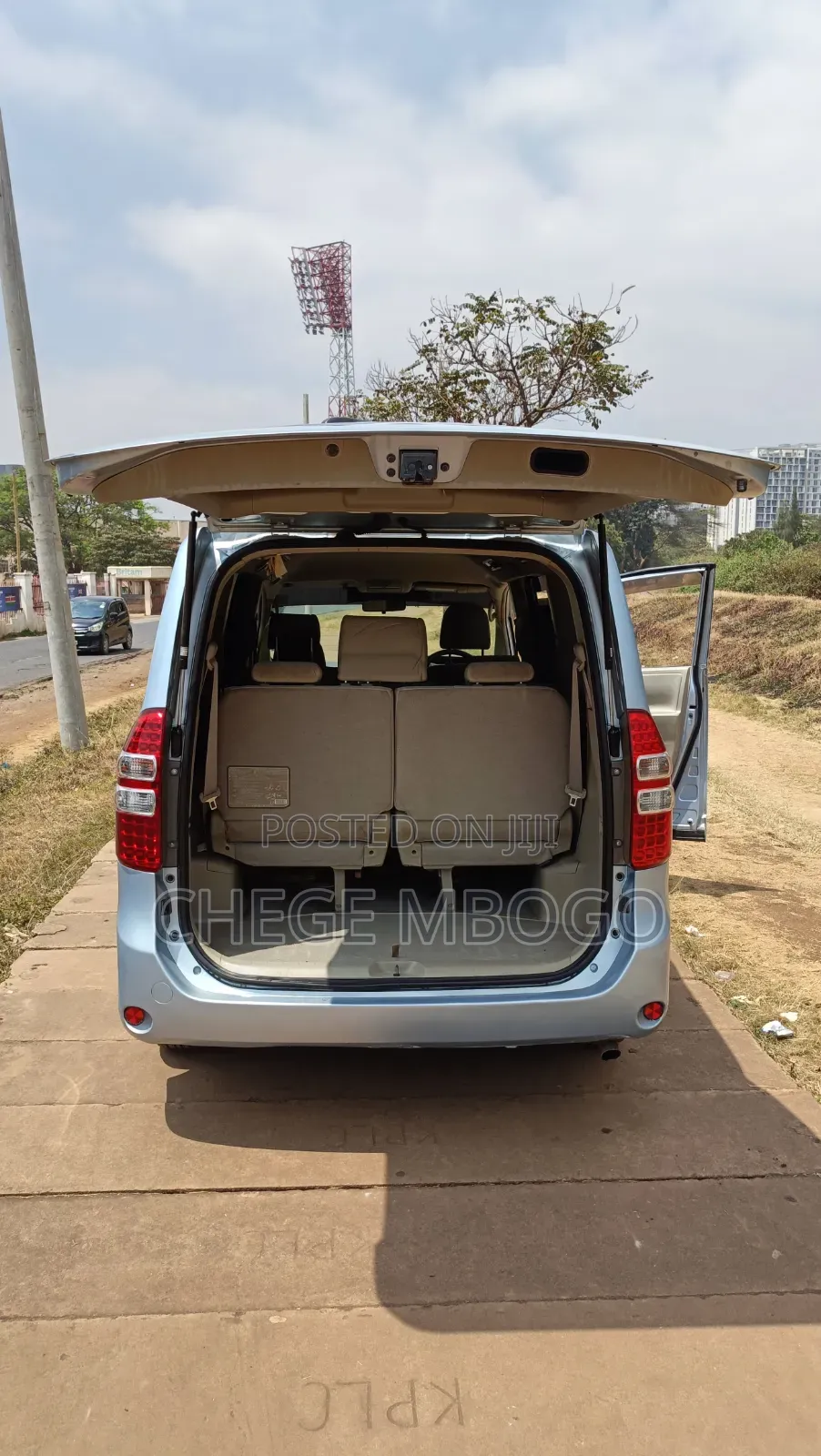 Toyota Noah 2012 Blue